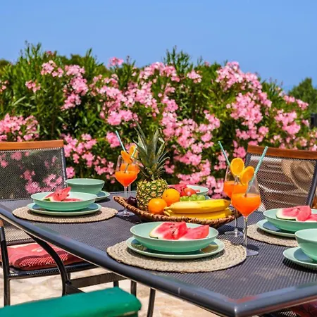 Villa Heritage With Heated Pool